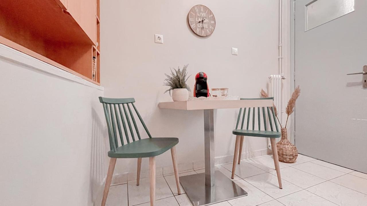 Cute 1Br Apt With Balcony In The Heart Of The City Athens Ngoại thất bức ảnh